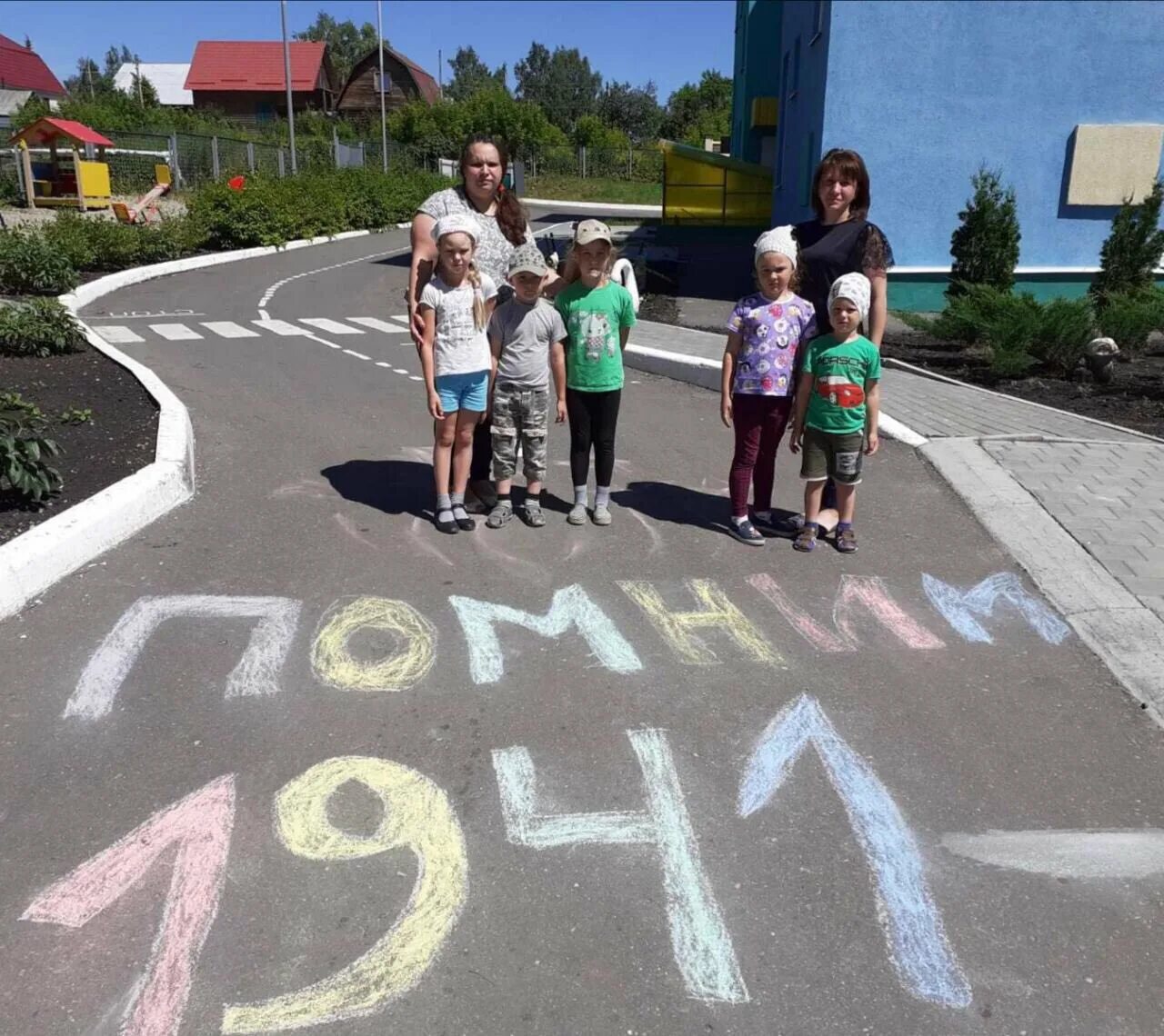 22 июня дети. День скорби в ДОУ. День скорби и памяти в детском детском саду. День памяти и скорби мероприятия в детском саду. День памяти и скорби 22 июня в детском саду поделки.