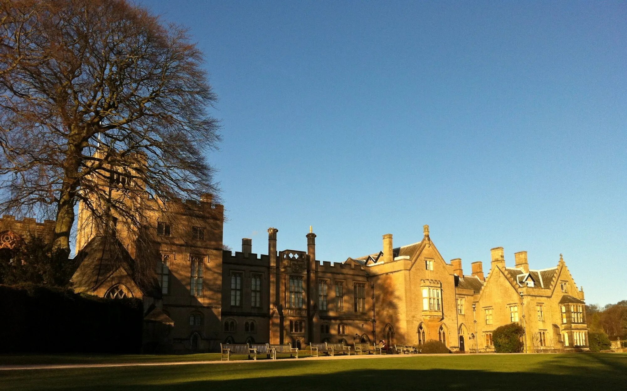 Поместье ньюстед в англии. Ньюстедское аббатство байрон. Ньюстед эбби поместье байрона. Поместье ньюстед эбби. Поместье байрона ньюстед.