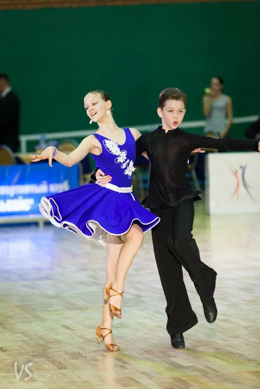 бальные танцы юниоры 1 латина. платье латина ю1. бальные платья латина юниоры 1. бальные танцы латина юниоры. владлена давыдова бальные танцы.