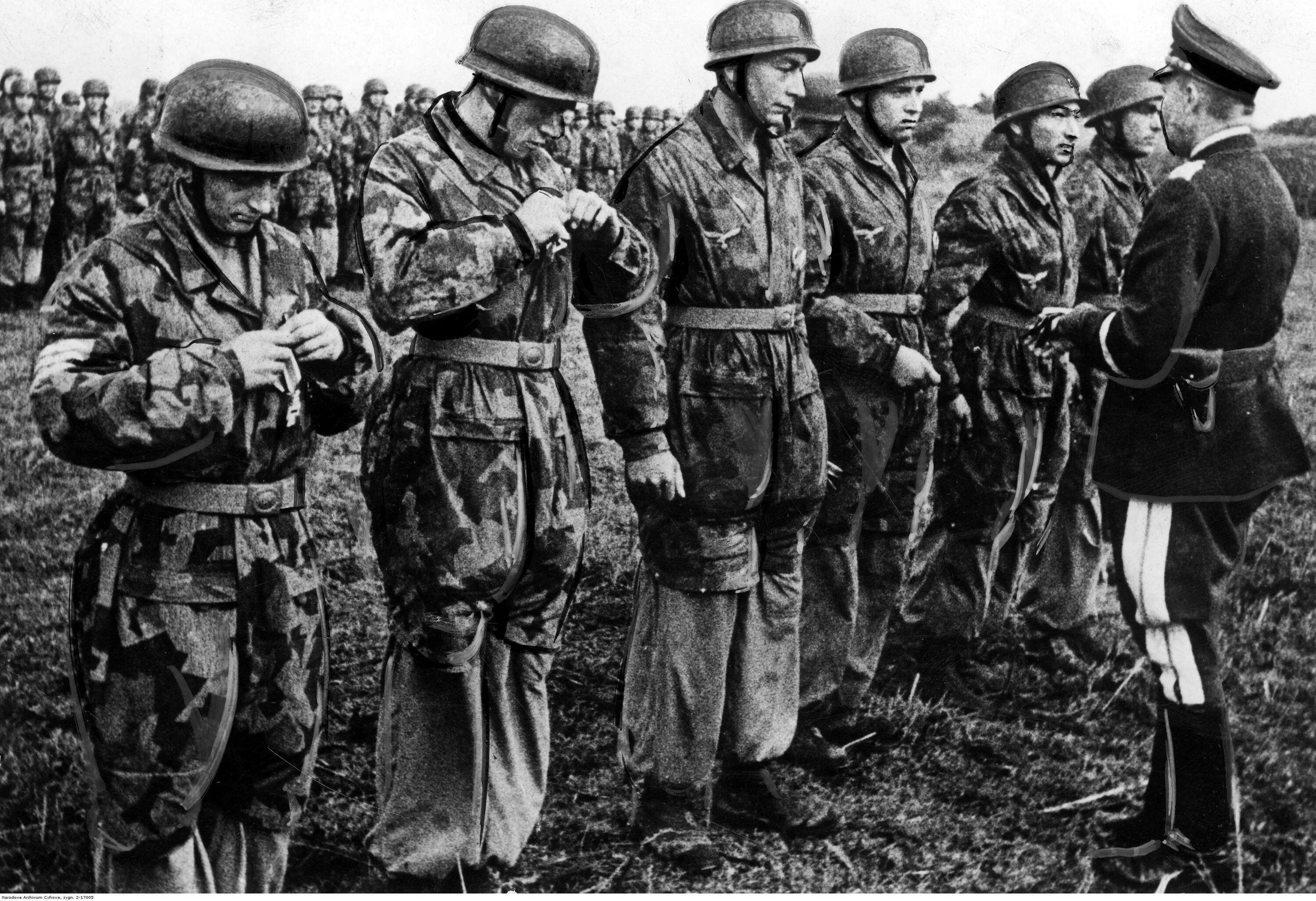 Немецкие парашютисты в монте кассино. Десант сс вермахт. Солдат вермахта fallschirmjager. Немецкие десантники 1940. Десантники вермахта.