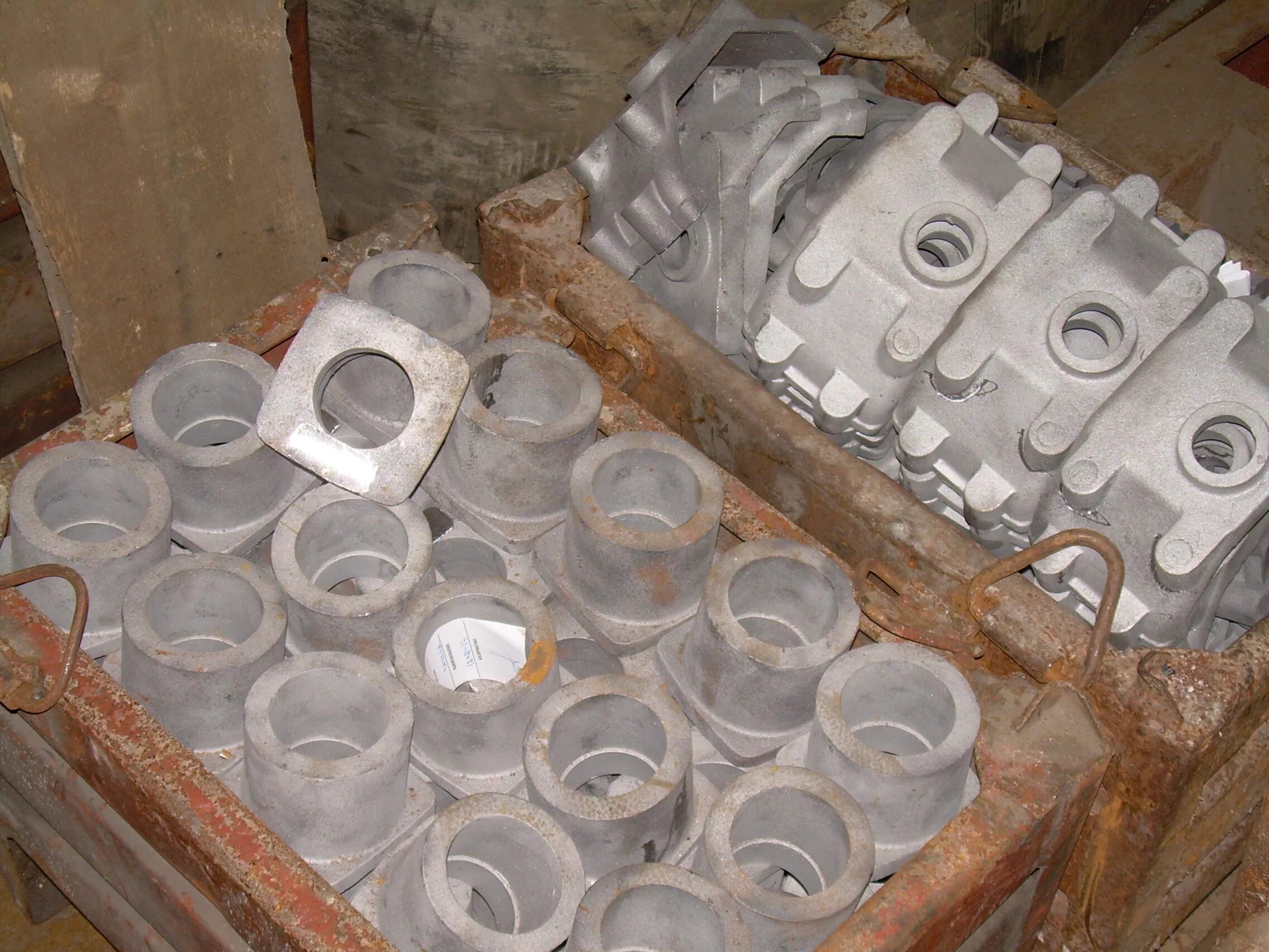 Центробежное литье высокопрочного чугуна. Литейное оборудование wadap. Кокиль для литья чугуна. Фреза для серого чугуна 20. Фланец литой из серого чугуна 100.