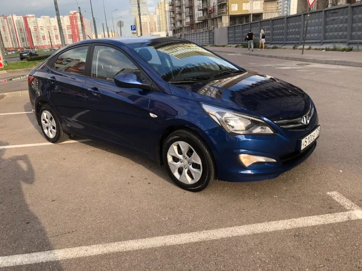 Solaris 1 2016. Хендай Солярис 2016 синий. Hyundai Solaris 2016 синий. Hyundai Solaris 2015 темно синий. Солярий Хендай 2016 синий.