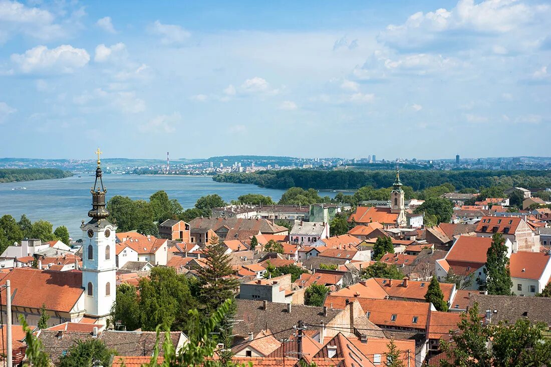 Набережная земун белград. Земун белград. Монастырь земун сербия. Город земун сербия. Земун белград.