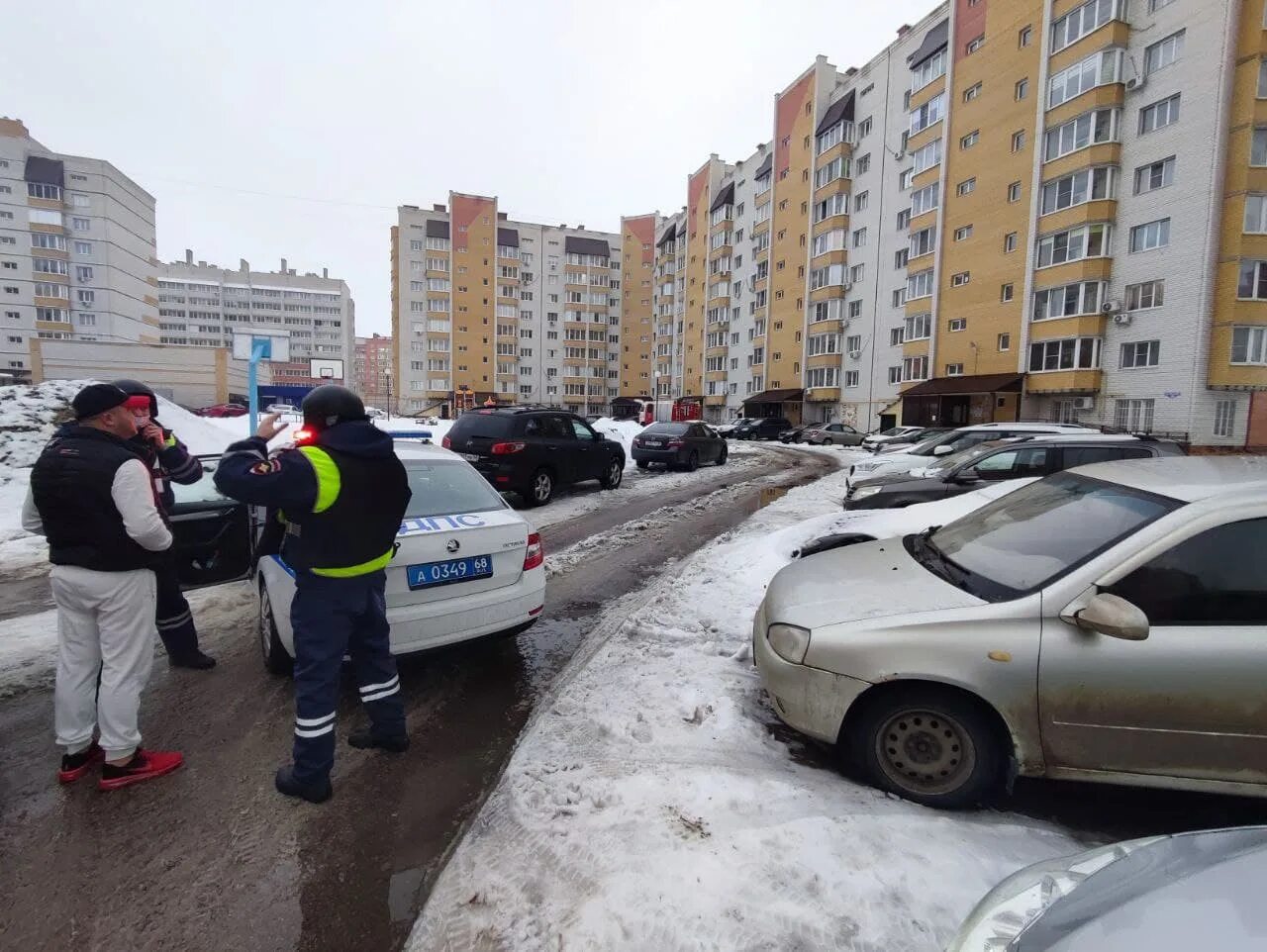 Новости сегодня последние 6 апреля. Новост Тамбов. Улица многоэтажки.