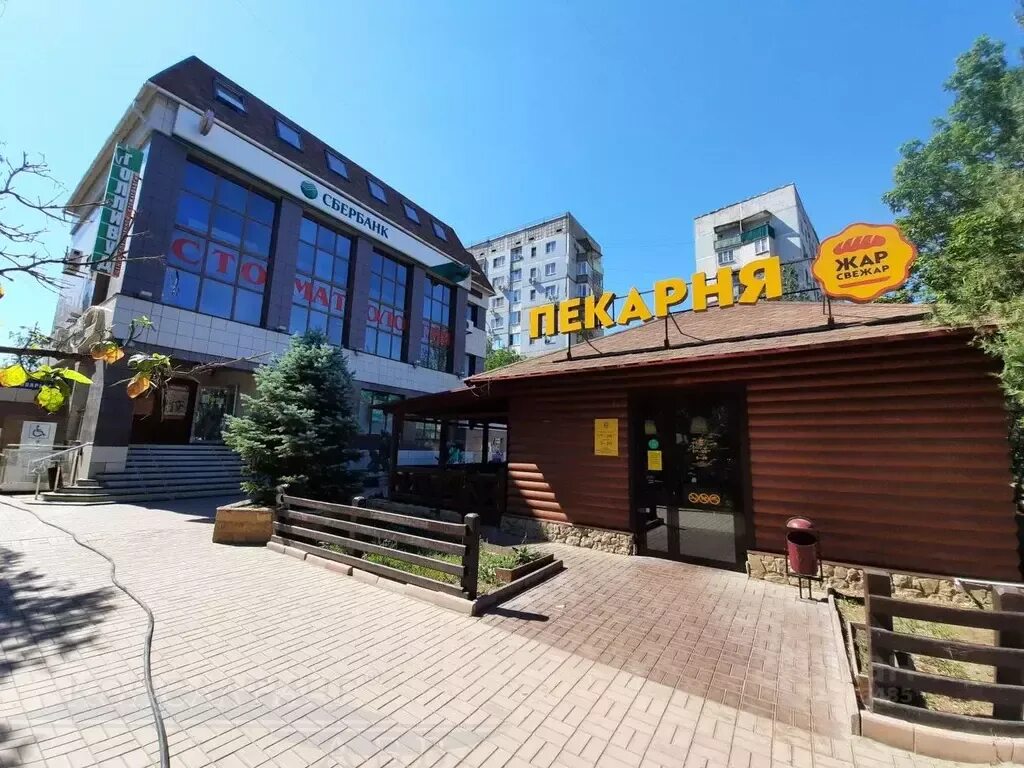 Ягодка ул островского 152а фото. Н островского 152 а астрахань. Сбербанк на николая островского астрахань. Ягодка ул островского 152а фото. Столовая ягодка прокопьевск.