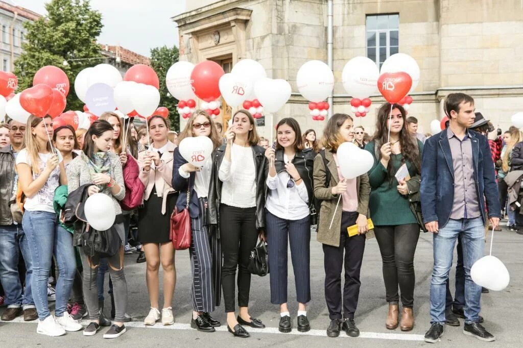 Рудн студенты. Иностранные граждане. Рудн студенты иностранцы. Экзамен в университете. Иностранные студенты рудн.