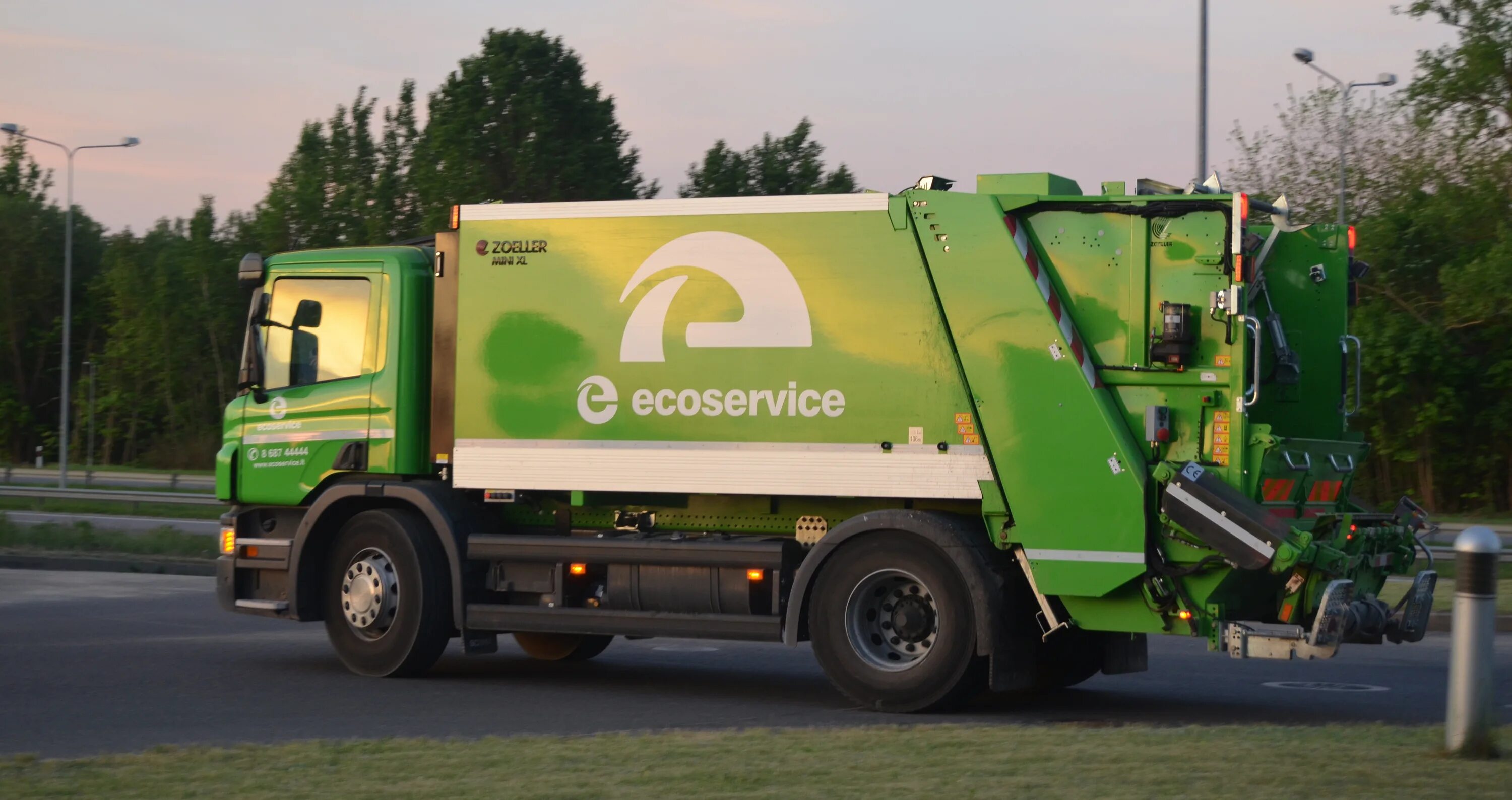 Экосервис вывоз мусора артем. Эко сервис петербург. Эко сервис петербург. Мусоровоз маз эколайн. Эко сервис петербург.