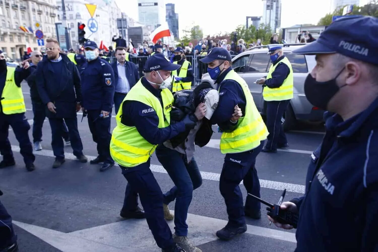 Доллар в варшаве на сегодня. Протесты в польше 2025. протесты в варшаве 2025. митинги в польше 2025.
