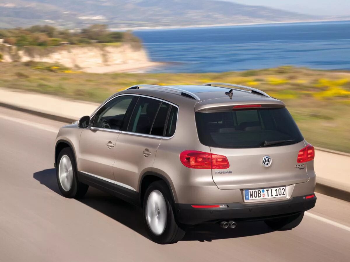 Машина volkswagen tiguan. Фольксваген Тигуан. Tiguan 2.0. Tiguan 1. Volkswagen Tiguan i.