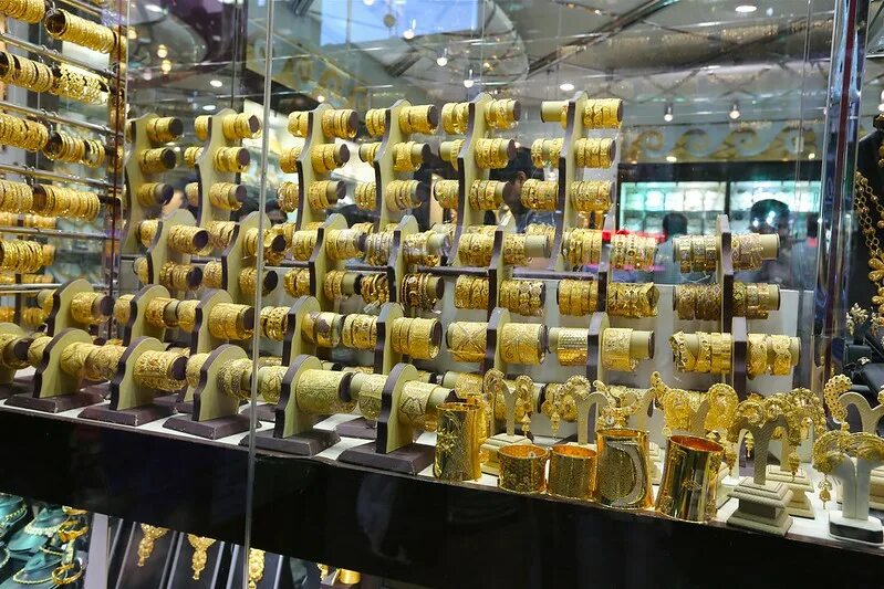 Золота дубайски. Арабское золото. Дубайски золота украшение. Дубайски золотые Кале.