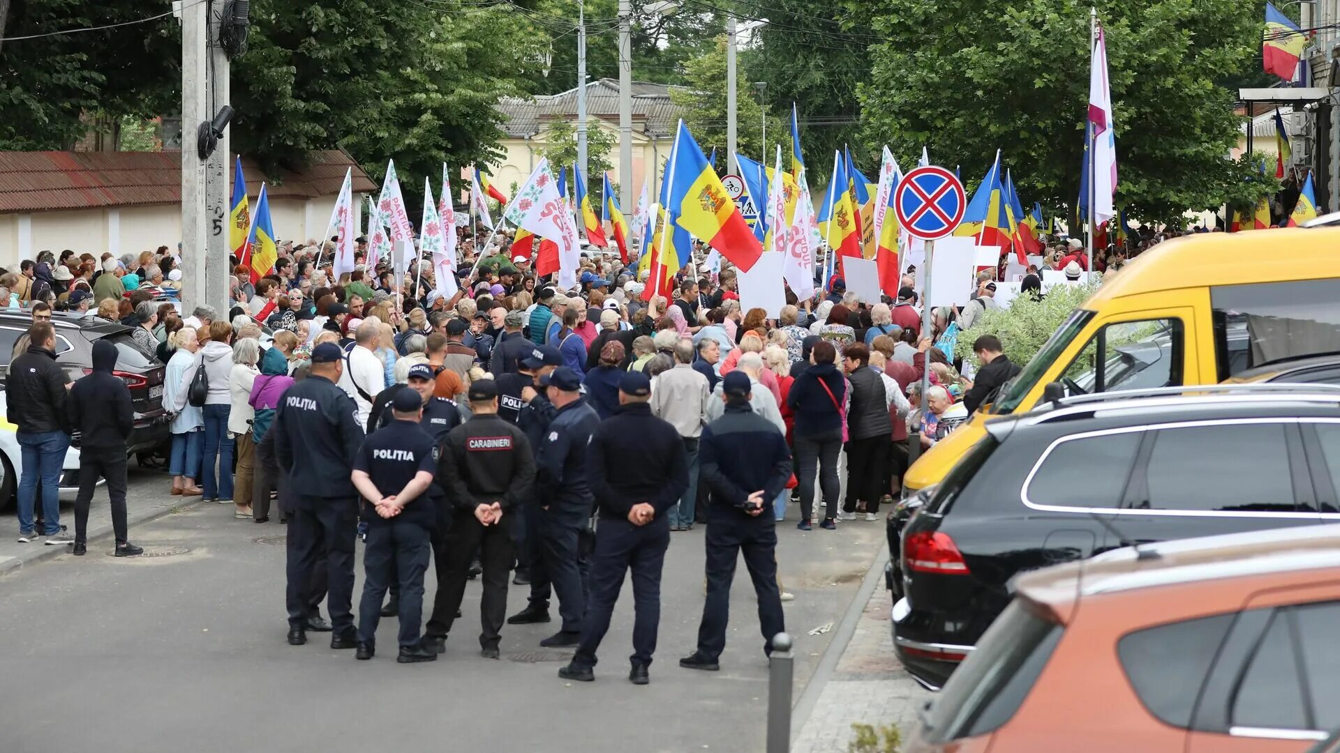 Запрещены оппозиционные партии. Митинги и протесты. партии молдовы.