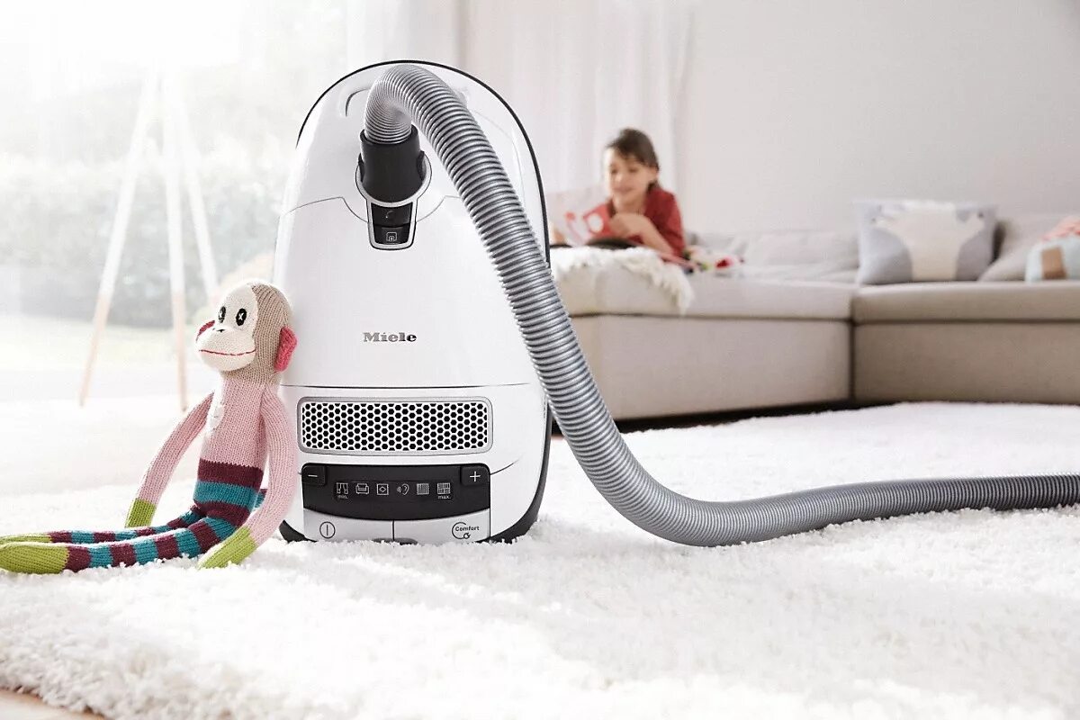 Пылесос miele complete c3 powerline. Miele complete c3 powerline sgdf5. complete c3. vacuuming up white socks with miele vacuum. electrolux ecoline.