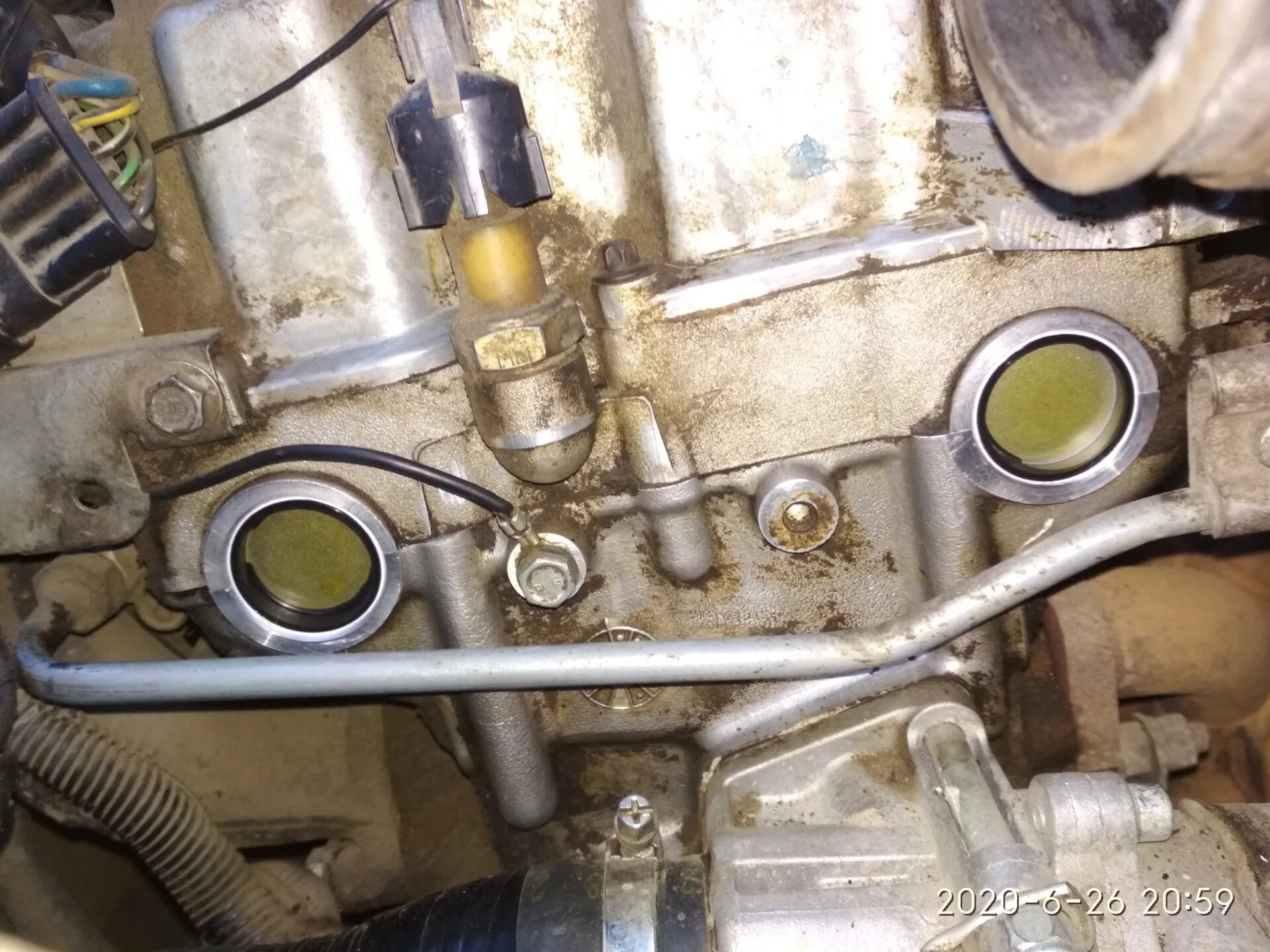 Выдавило заглушки распредвалов приора. Заглушки распредвалов приора 16 клапанов. Заглушка распредвала приора. Заглушка распредвала приора. Заглушки распредвалов приора 16.