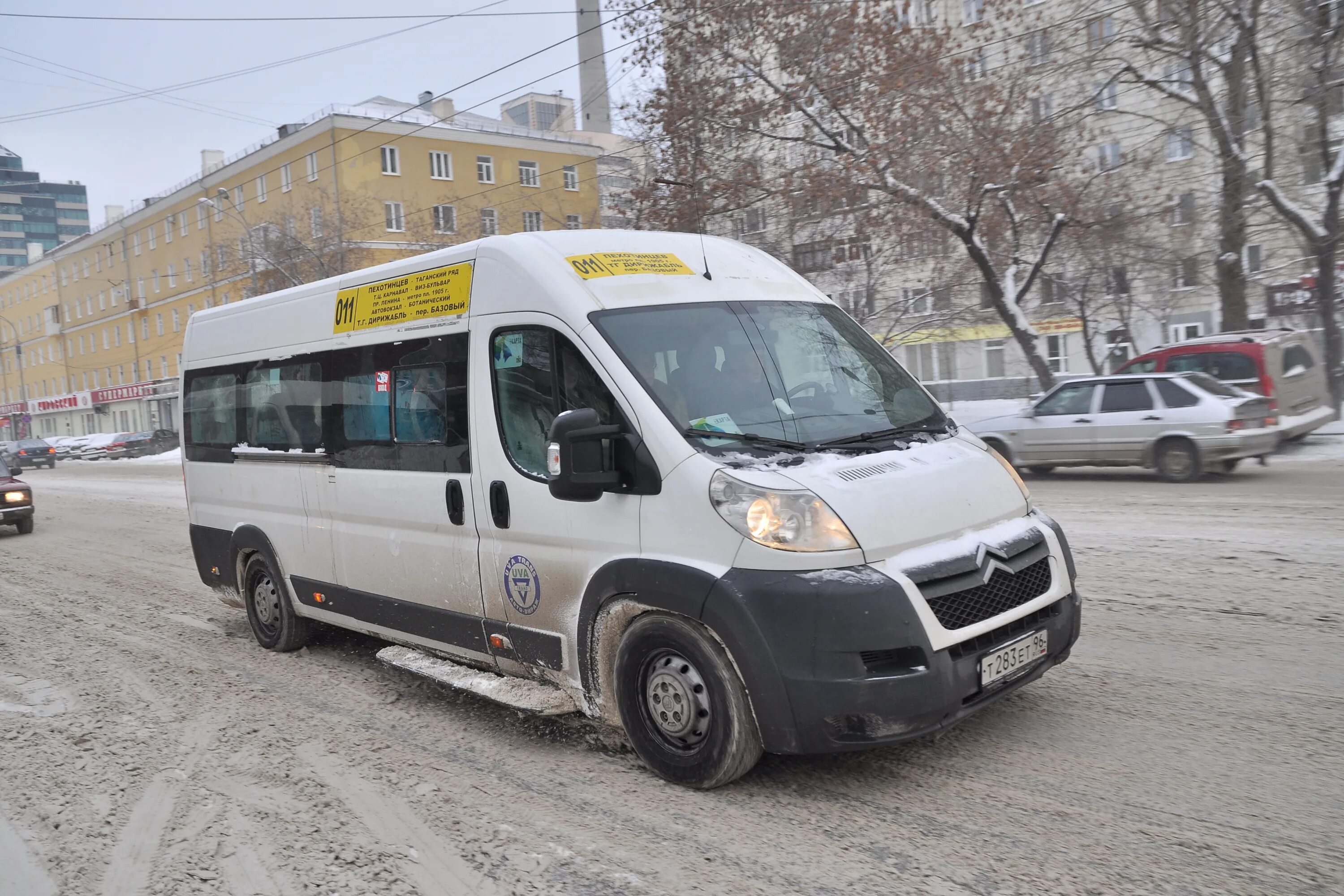 Нефаз новый в екб. 11 автобус екатеринбург. 11 автобус екатеринбург. 24 автобус екатеринбург. Маршрутка екатеринбург.