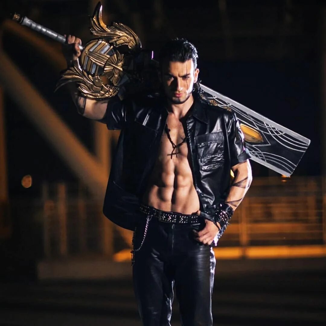 Leon Chiro Cosplay. Leon Chiro Final Fantasy. Leon Chiro модель. Последняя фантазия 15 Гладиолус косплей