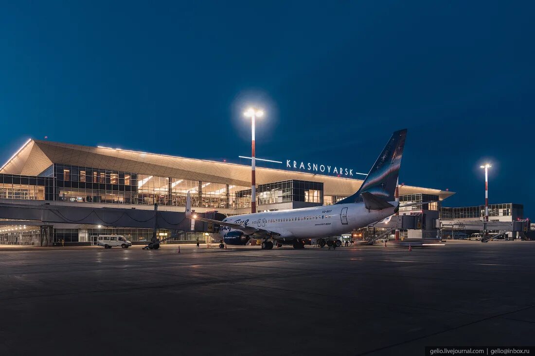 Аэропорт Емельяново Красноярск. Аэродром Красноярск Емельяново. Аэропорт Емельяново Красноярск самолеты. Аэропорт Емельяново терминал 1 новый. Аэропорт емельяново телефон