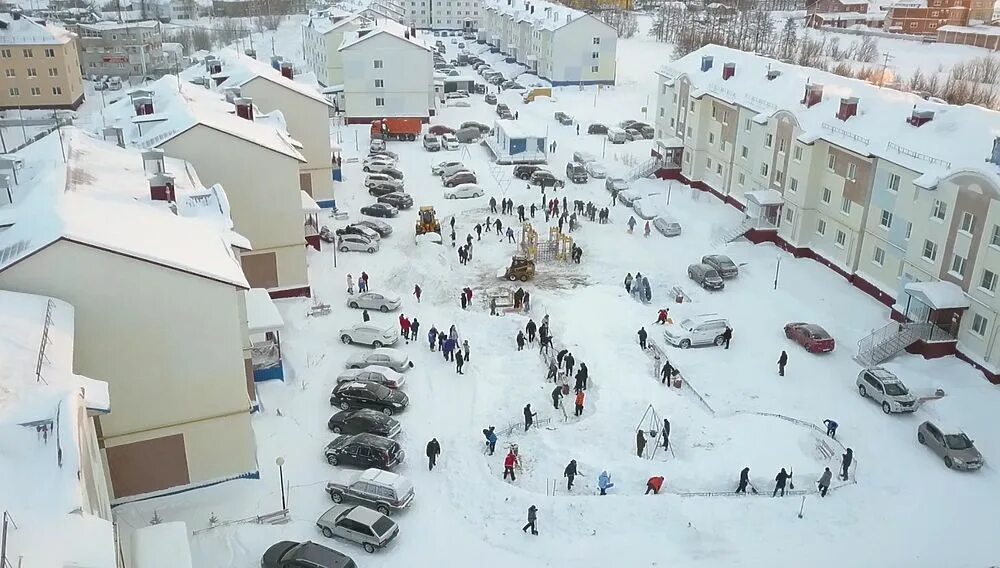 Салехард зимой. Салехард сугробы. Огромные сугробы в Салехарде. Салехард снег