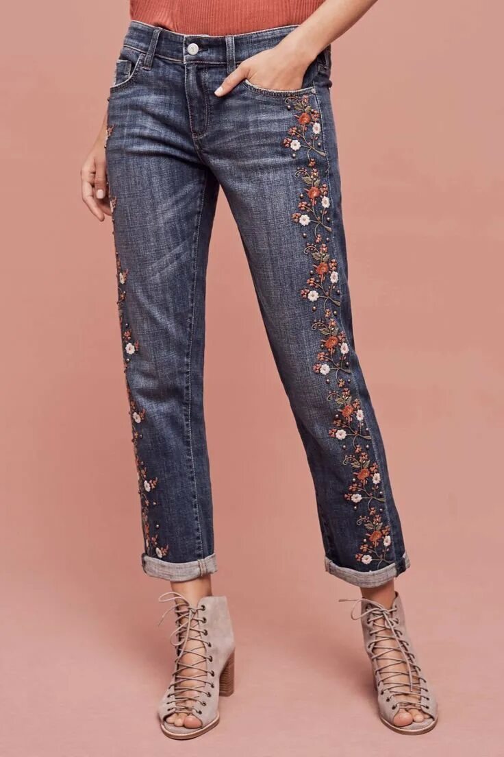 Украшения на джинсы. Джинсы с декором. Дизайнерские джинсы женские. Расшитые джинсы. Как украсить джинсы