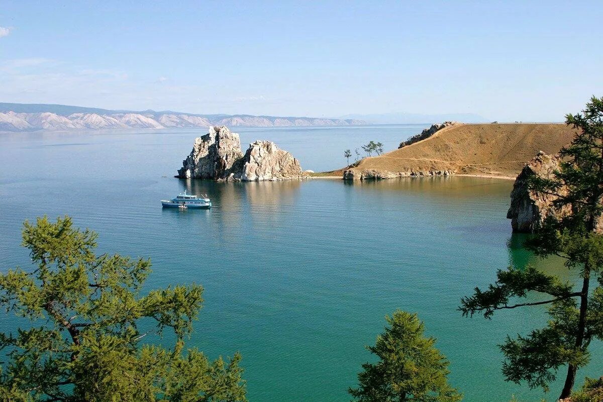 Байкал Ольхон бухта. Озеро Ольхон на Байкале. Малое море Байкал. Иркутск остров Ольхон.