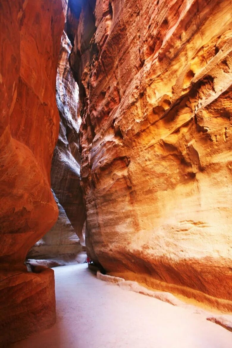 Цветной каньон Нувейба. Каньон Салама Египет. Цветной каньон Шарм-Эль-Шейх. Шарм-Эль-Шейх каньон красный. Каньон шарм эль шейх