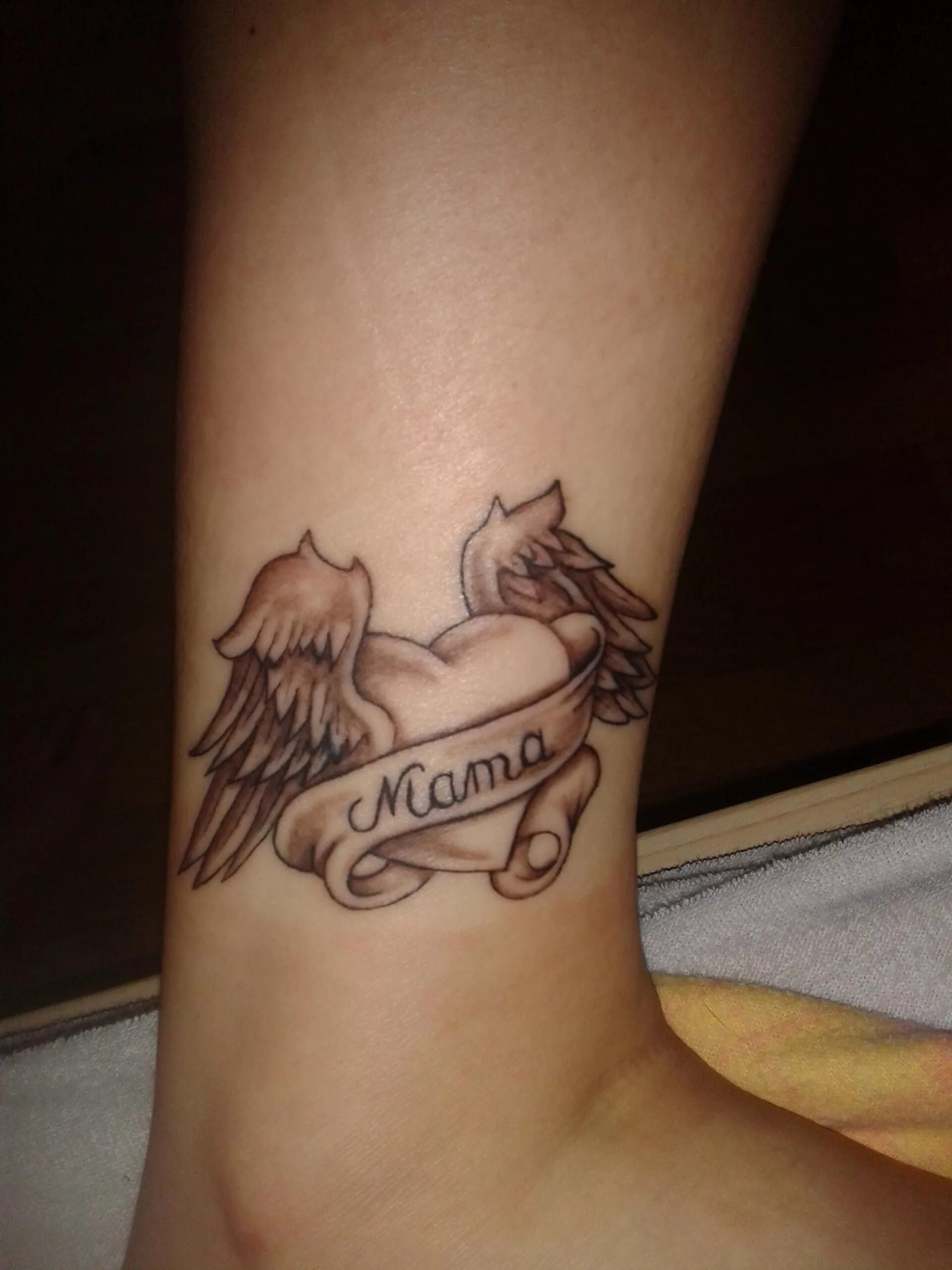 Тату мама. Наколка в память о маме. Тату в память о маме. Тату в память о маме. Тату в память о маме.