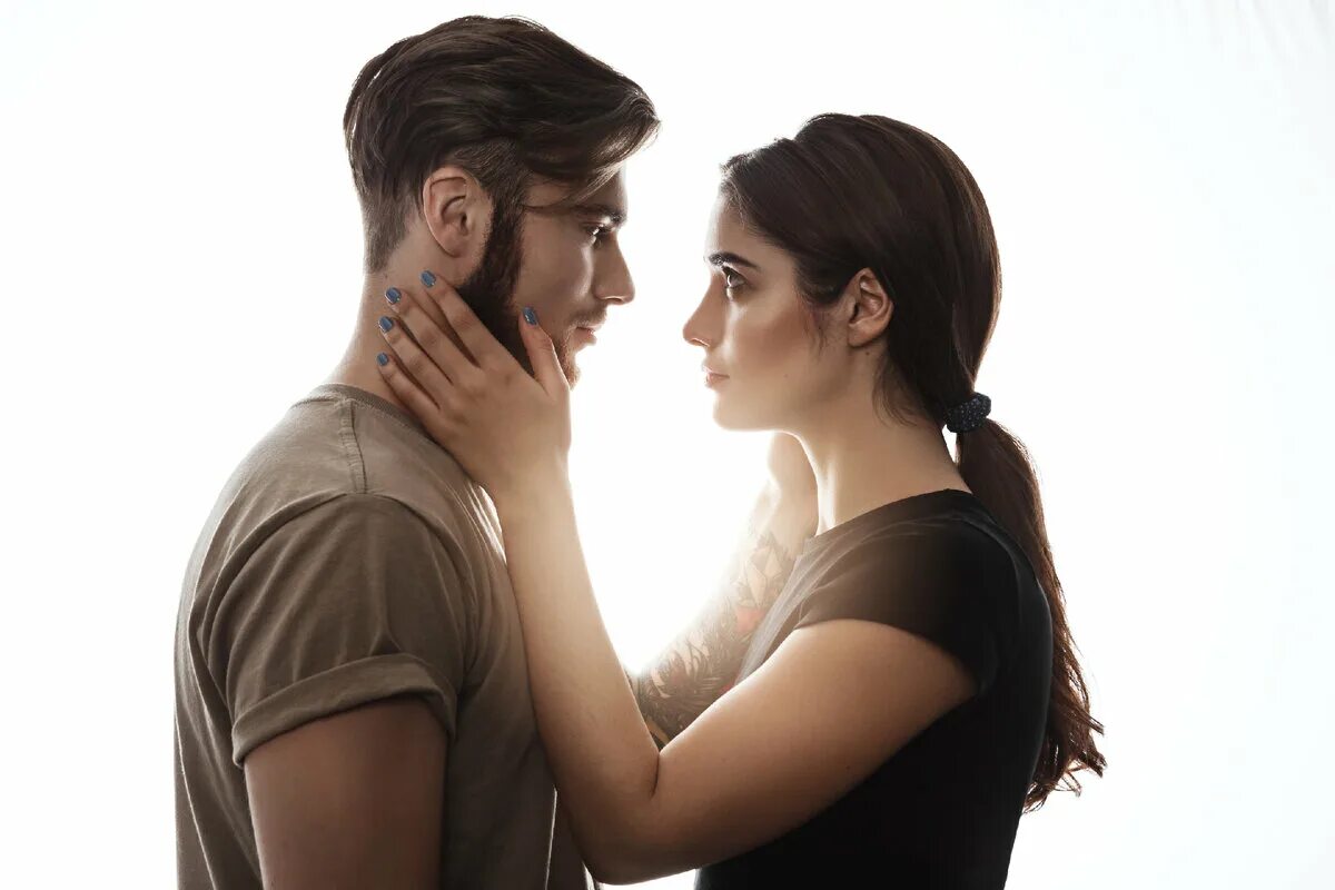 Looking at each other. Славная пара. People looking at each other. Look at each other.