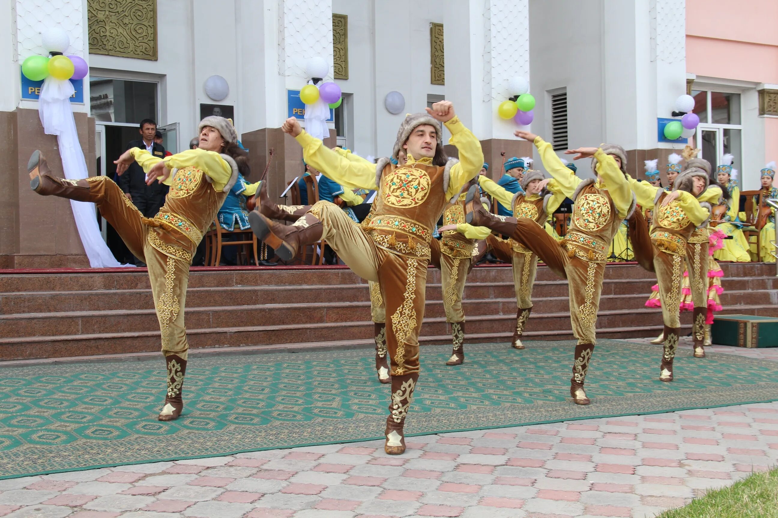 Наурыз Лисаковск. 22 Наурыз. Празднование Наурыза в Казахстане. Праздник Наурыз для детей. Наурыз береке