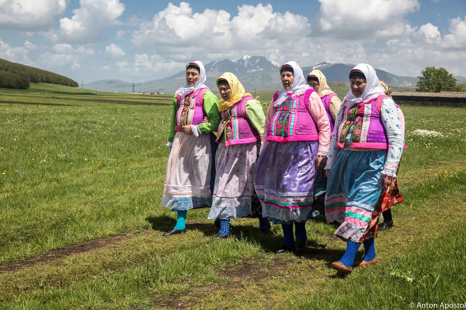 Духоборы в грузии. Духоборы в канаде. Духоборы кто такие. Канадские духоборы. Духоборы в грузии гореловка.