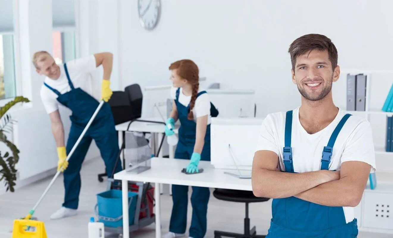 Visitors clean their. Клининг. Уборка. Клининговые услуги. Профессиональная уборка офиса.