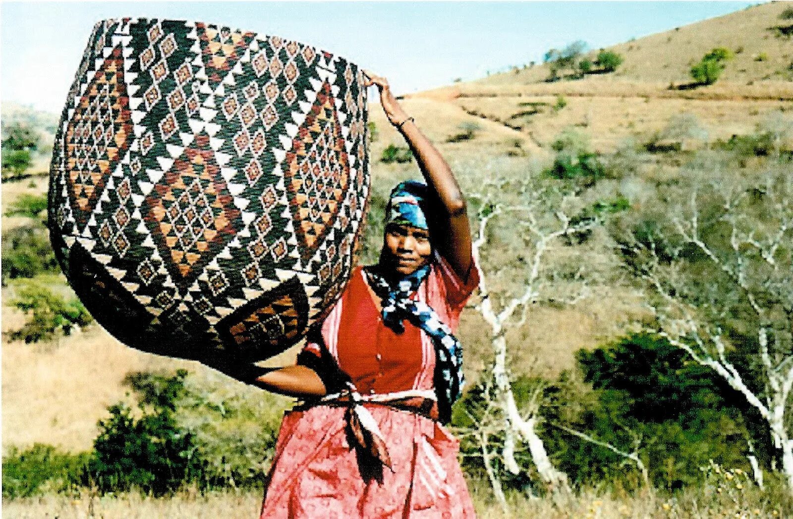 Zulu tribe. Зулусы народ Африки. Искусство народов Африки. Керамика Южной Африки Зулу. Африканское прикладное искусство.