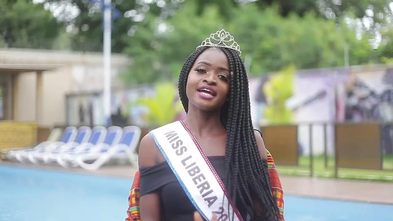 Liberian girl ec twins. Либерия девочки. Либерия девушки. Liberia ребенок девушка. Национальная одежда либерии.