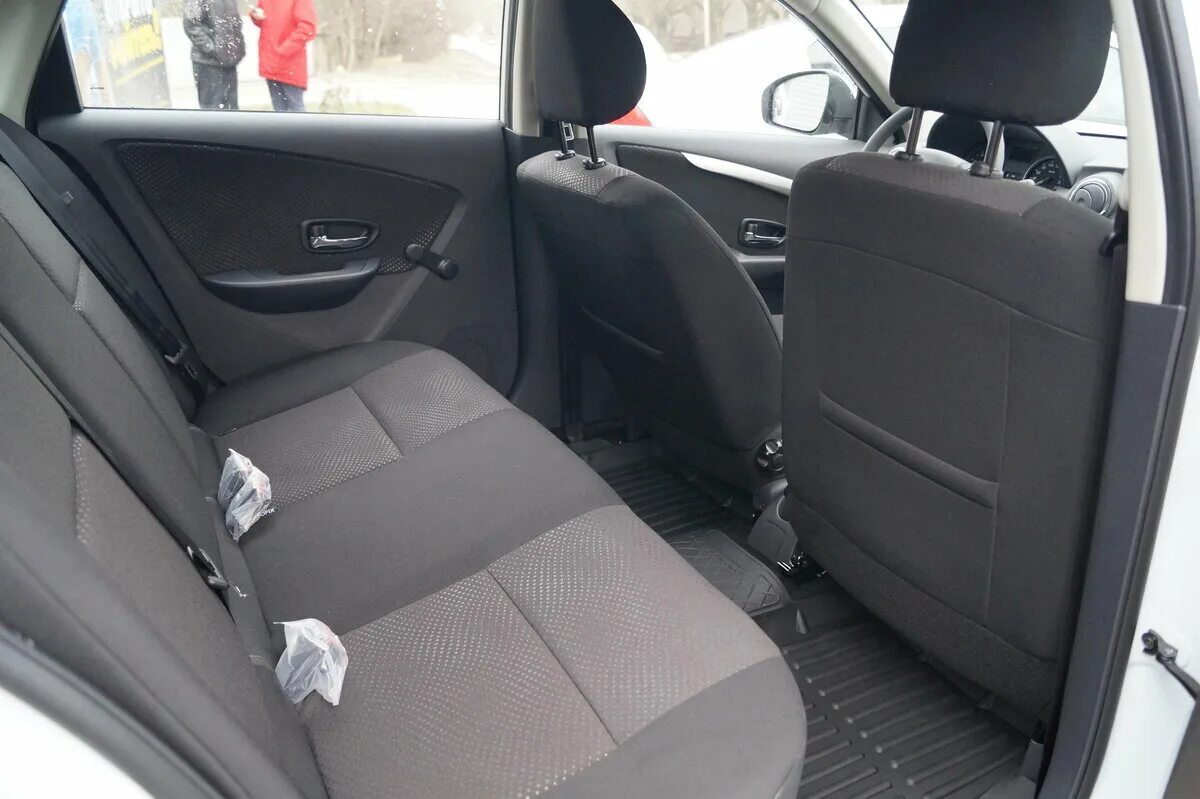 Nissan almera g15 сиденья