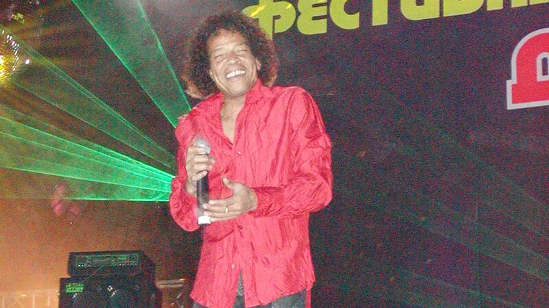 Бомба года 2002. Дискотека фото. Банда андрюха фото. Дискотека 2002 год. Дискотека 2002 год.