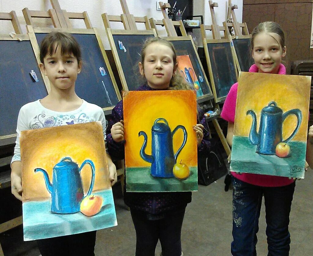 Театральная студия надпись. Студия этюд. Что такое этюд в художественной школе. Студия этюд. Художественная афиша изо 8 класс.