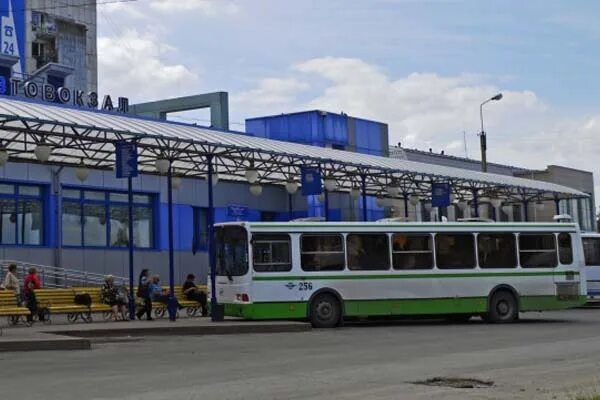 Автобус тобольского патп. Патп тобольск. автовокзал тобольск. автовокзал города тобольска. автобусы тобольского патп.