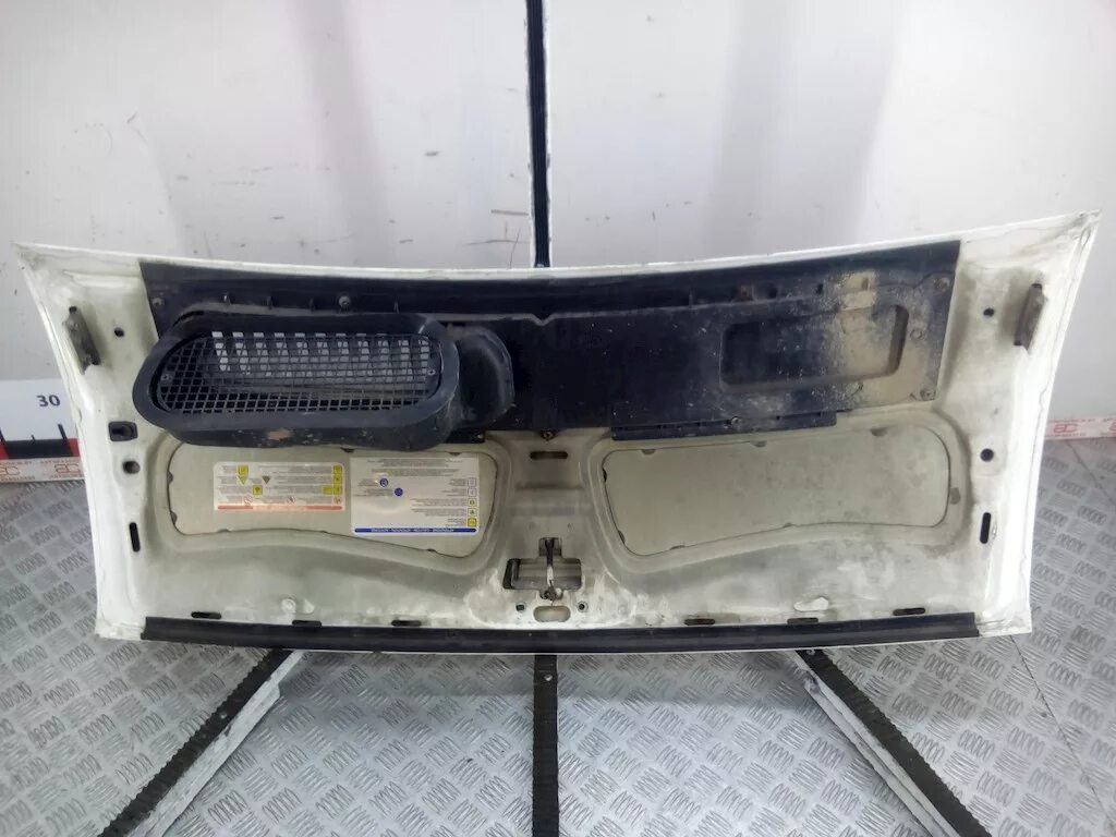 Капот пежо боксер 250. В. Дефлектор капота peugeot boxer с 2014 г. Peugeot boxer капот. Капот дукато 250 в пленке.