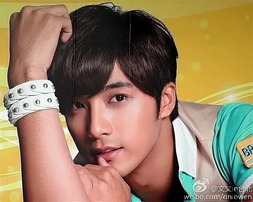 Look he is mike. Николас холт. Look he is mike. Майк хе. Филипп клиффорд.