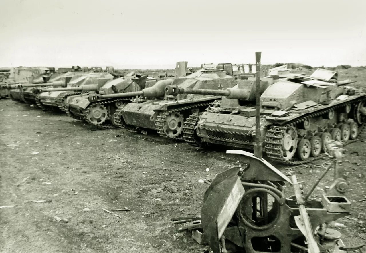 Курская битва подбитые немецкие танки. Курская битва 1944. STUG III Сталинград. Курская битва Вермахт. Немецкие танки курская