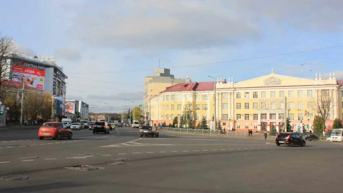 Улицы курска названные. Площадь Перекальского Курск. Город Курск площадь Перекальского. Улица Перекальского Курск. Площадь Перекальского Курск Главная улица.