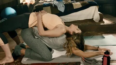 Annie Murphy in Schitt's Creek (2015) .