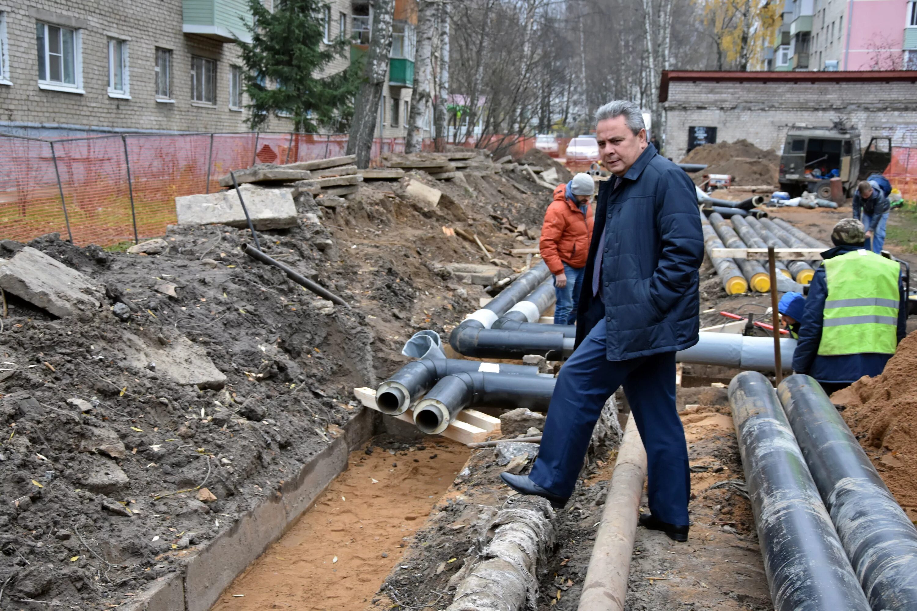 Тепловых сетей в г. Костроме. Городская теплосеть. Теплотрасса в городе. Тепловые сети.