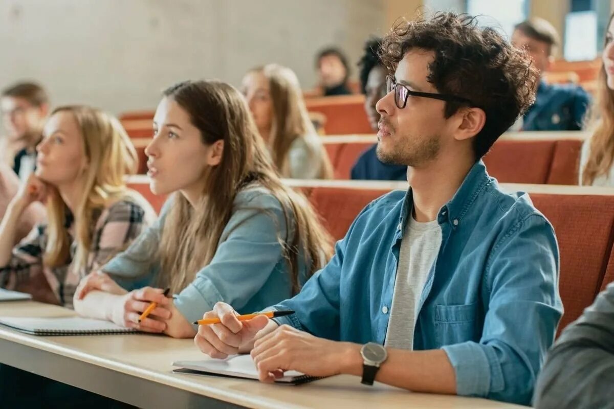 Бизнес люди. Critical thinking worksheets. Attend something. Attend something. Друзья и встречи.