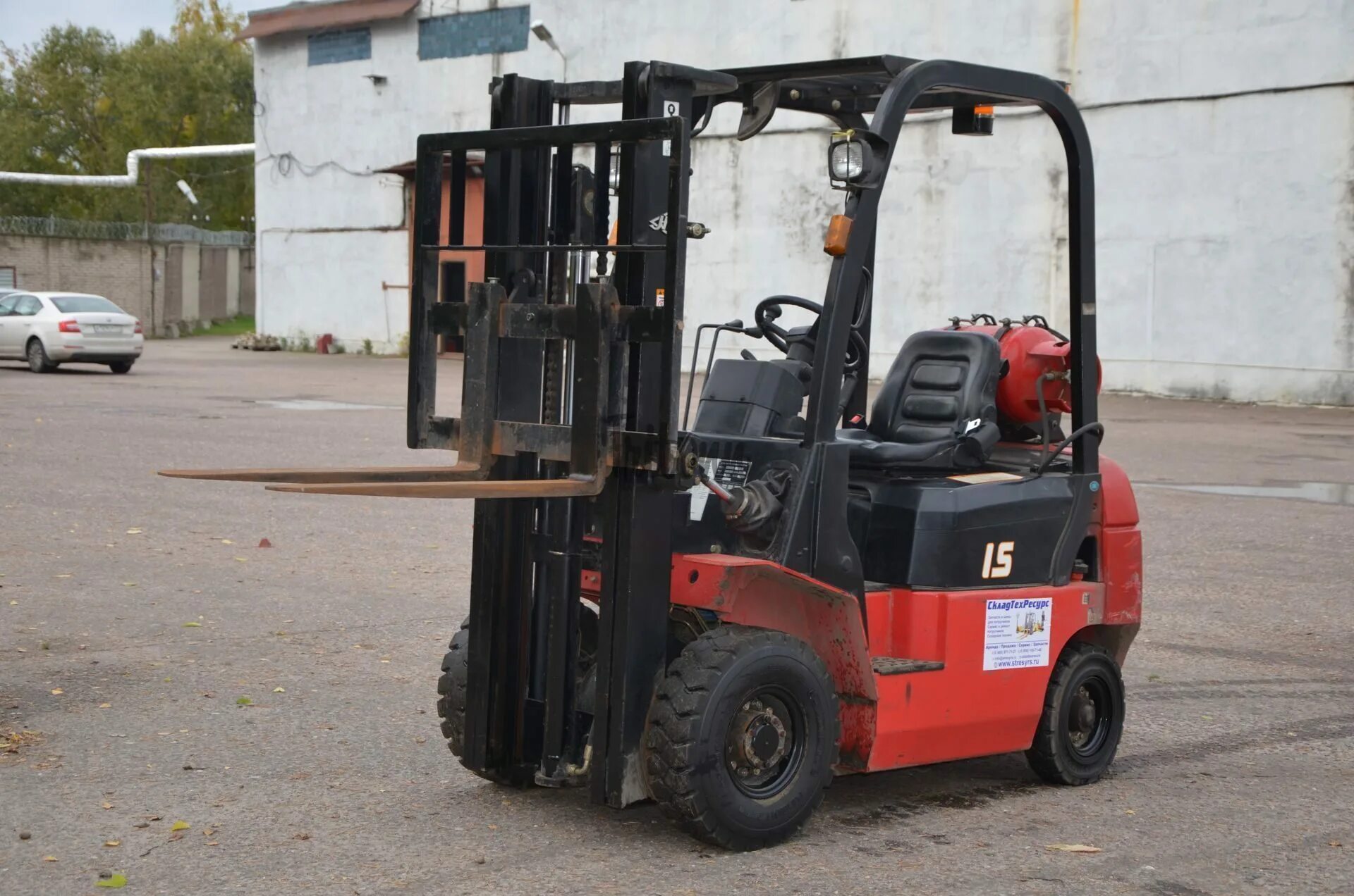 Nissan 1. Вилочный погрузчик балканкар 3 цилиндра. Балканкар д2500 погрузчик. Вилочный погрузчик daewoo d15s. Погрузчик 1,5т.