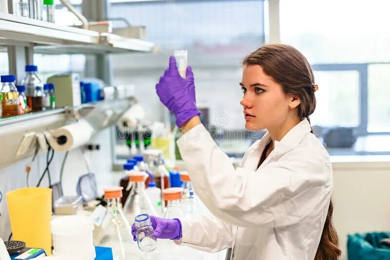 Профессия лаборант химического анализа. Девочка в лаборатории. Gsnv lab girls сторис. Lab girls. Красивая девушка в лаборатории.