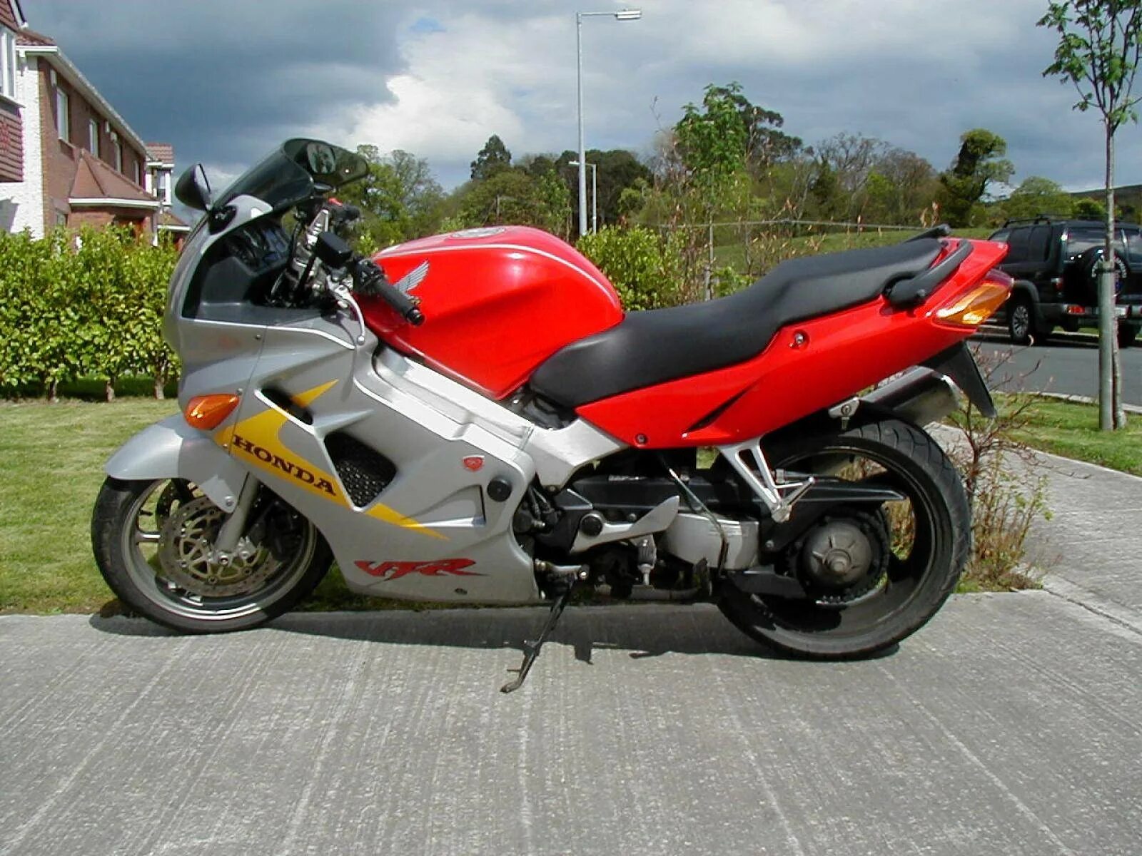 Хонда вфр поколения. Honda vfr800f. Honda VFR 800 1998. Мотоцикл Honda VFR 800. Honda VFR 800 2001.