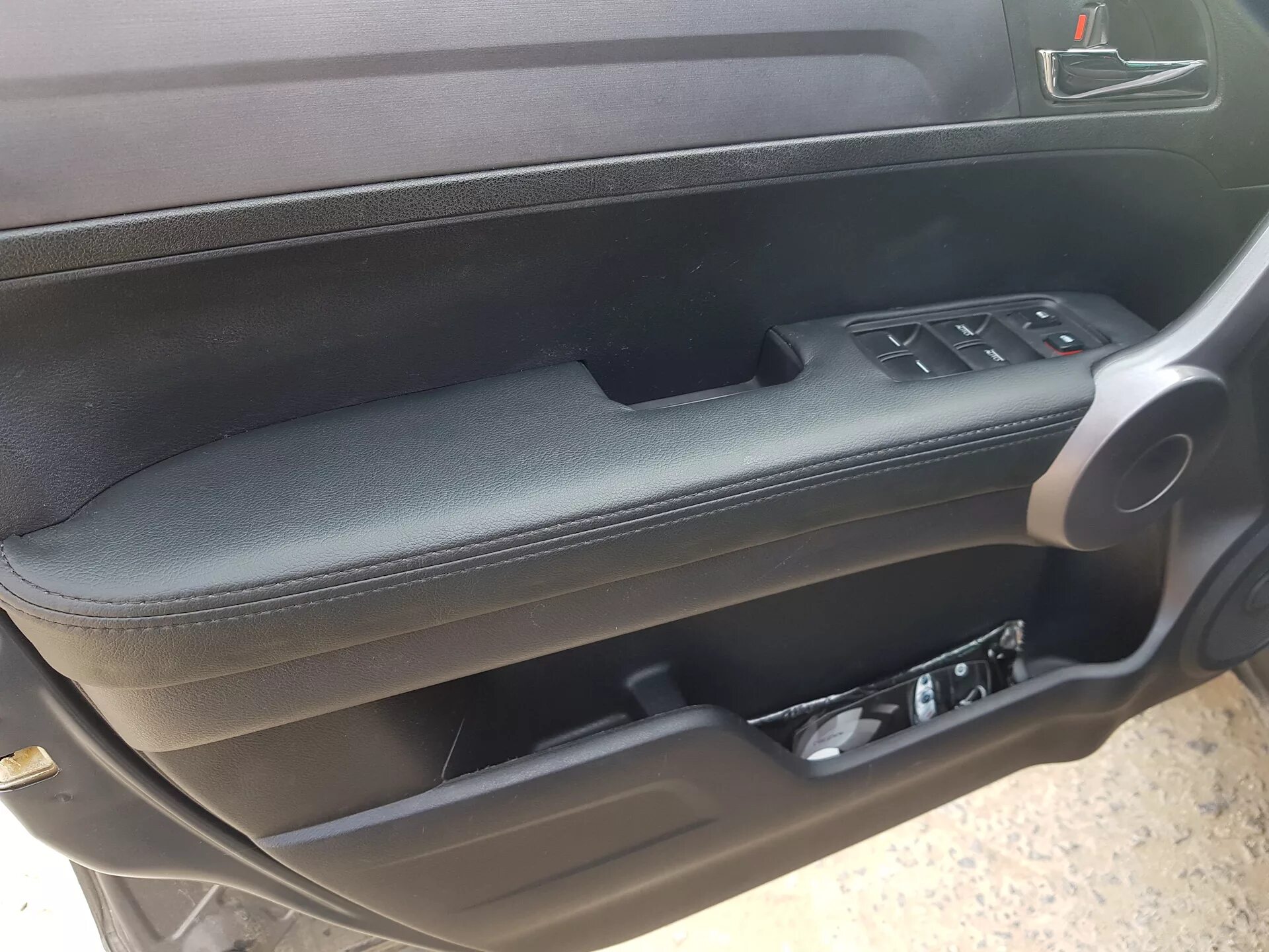Накладки на двери хонда срв 3 поколения. Перетяжка дверных карт honda cr-v. Хонда срв 3 двери. Перетяжка дверных карт honda cr-v. Crv rd1 перетяжка дверных карт.
