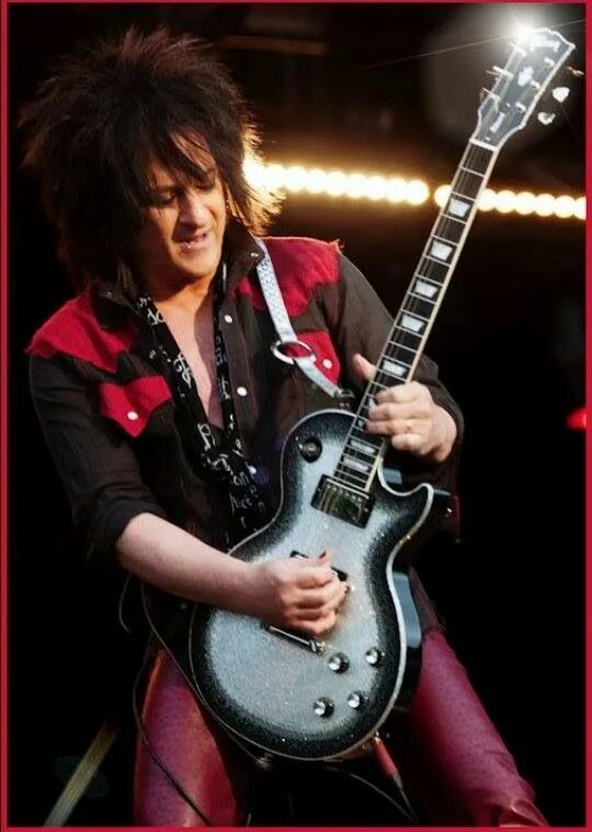 Steve stevens. Стив стивенс. steve stevens гитарист. гитарист стив стивенс в молодости. steve stevens michael jackson.