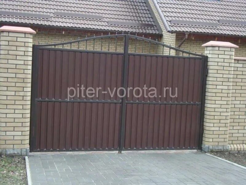 Распашные ворота профнастил. Откатные ворота металлопрофиль. Ворота профлист с8. Калитка для забора из профнастила. Распашные ворота с профлистом.