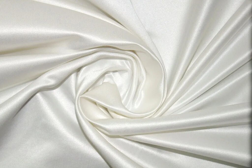 Почему шелк хорошо драпируется. Ткань Дюшес. Белая ткань. Атласная ткань. Плотная белая ткань.