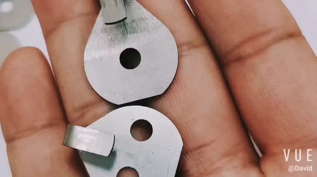 Крюк такелажный. Шайба фиксирующая. Шайба стопорная велосипедная. Шайба передней оси велосипеда. Шайба на крюке.